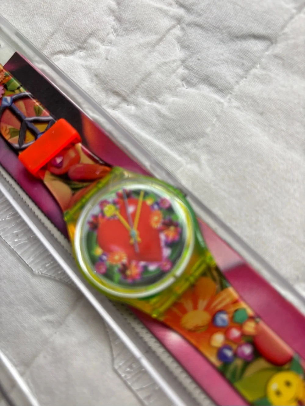 Swatch Artist Special GJ118 LOVE PEACE & HAPPINESS Micha Klein from 1996 NWT